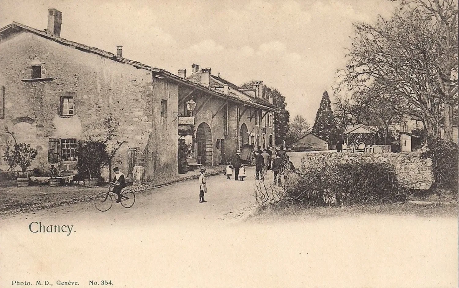 Ancienne carte postale du village de Chancy